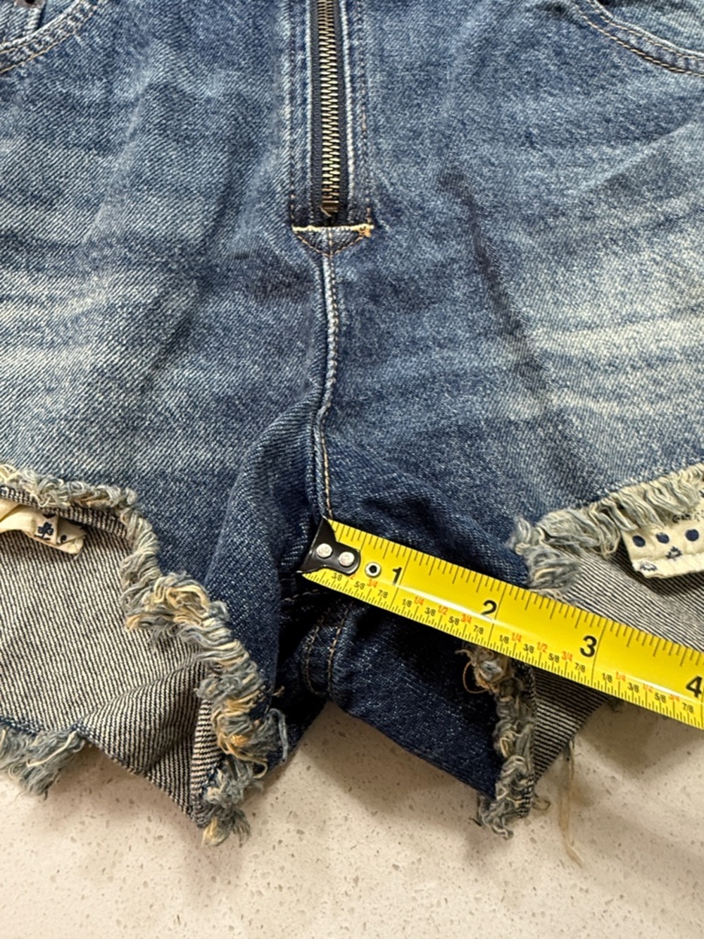 We The Free Denim Shorts
Overalls Women's Size 2 - Picture 6 of 9